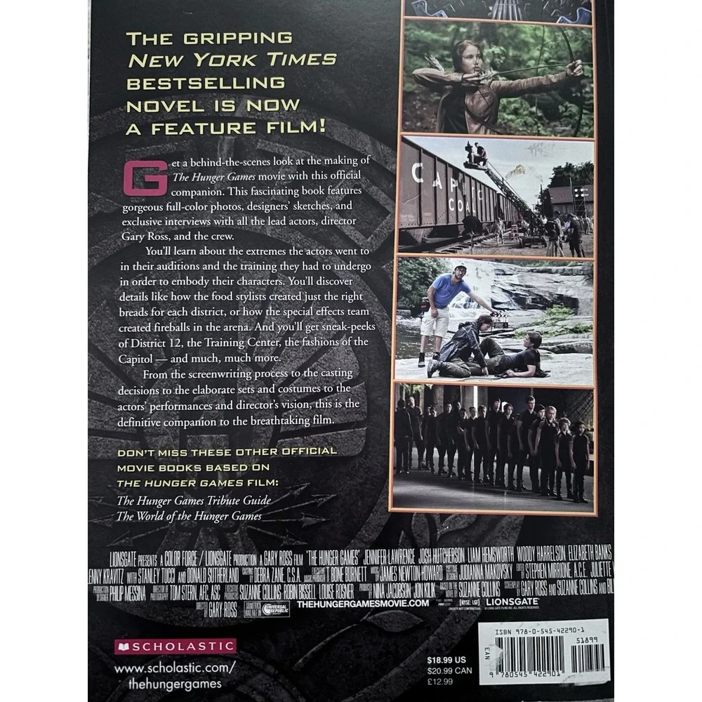 2012 THE HUNGER GAMES The Official Illustrated Movie Companion First‎ Edition